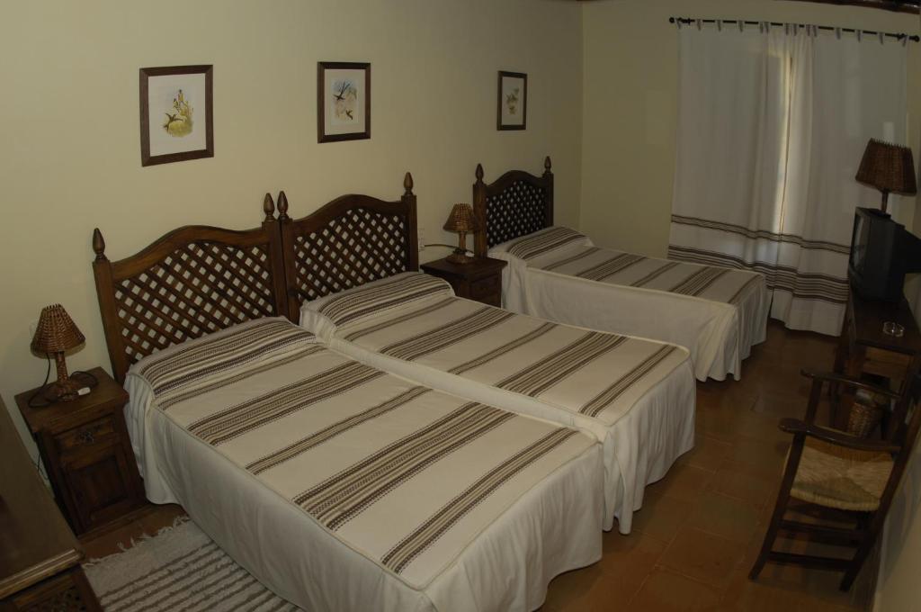 Rural San Roque 2* Pitres
